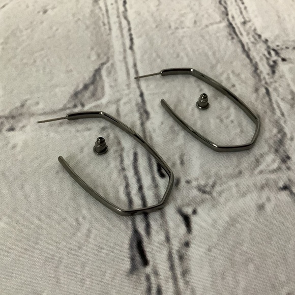 GP Oval Shape Hoops - Picture 4 of 6